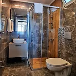 ホームステイ Letstay Panorama アンタルヤ